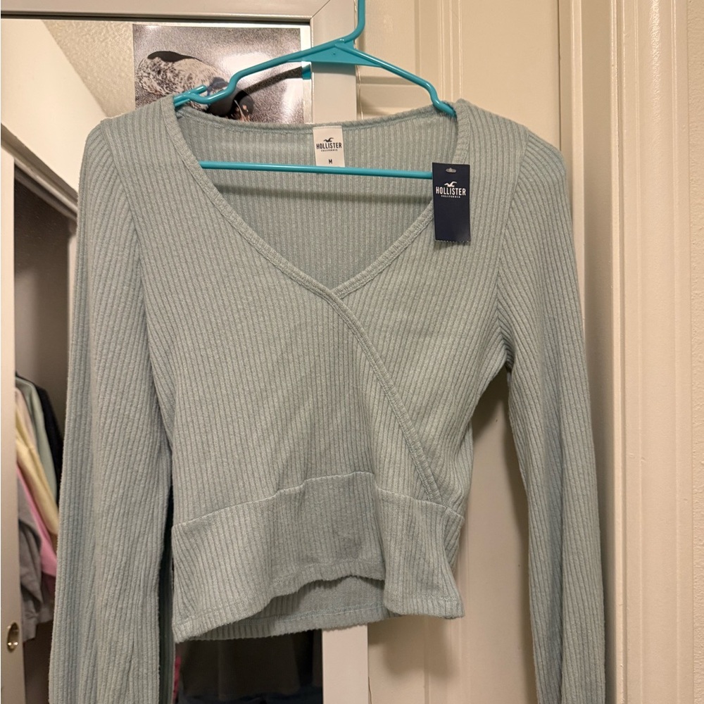 Hollister Women's Soft Blue Long Sleeve Top